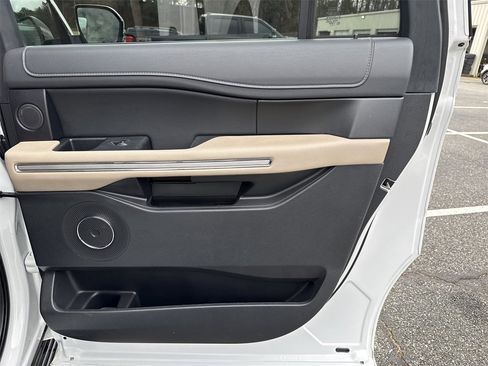 Used 2024 Ford Expedition Max Limited image 17