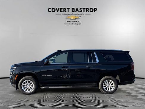 Used 2025 Chevrolet Suburban LS image 4