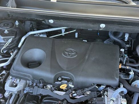 Certified 2023 Toyota RAV4 LE image 31