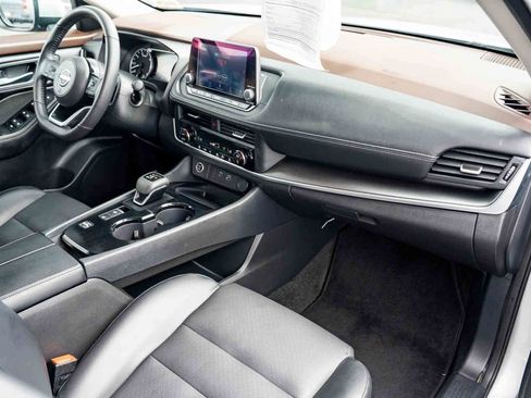 Used 2023 Nissan Rogue SV w/ SV Premium B Package FWD image 27