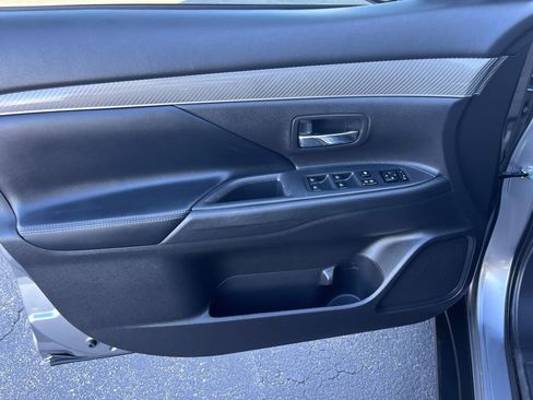 Used 2019 Mitsubishi Outlander SEL image 11