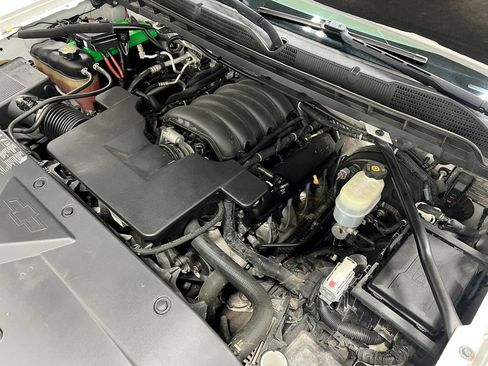 Used 2018 Chevrolet Silverado 1500 LTZ Z71 w/ LTZ Plus Package AWD/4WD image 30
