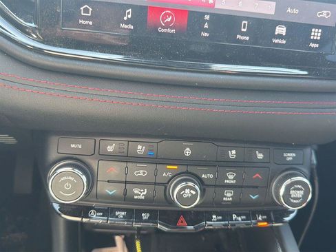 Used 2023 Dodge Durango GT AWD/4WD image 16