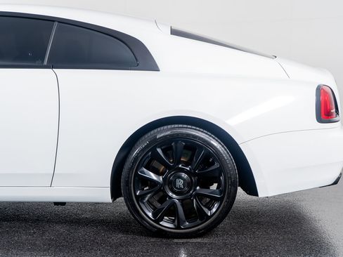 Used 2019 Rolls-Royce Wraith image 16
