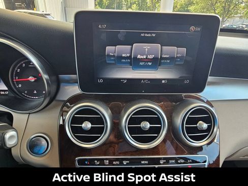 Used 2018 Mercedes-Benz GLC 300 4MATIC image 25