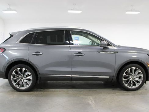 Used 2022 Lincoln Nautilus Reserve FWD image 11