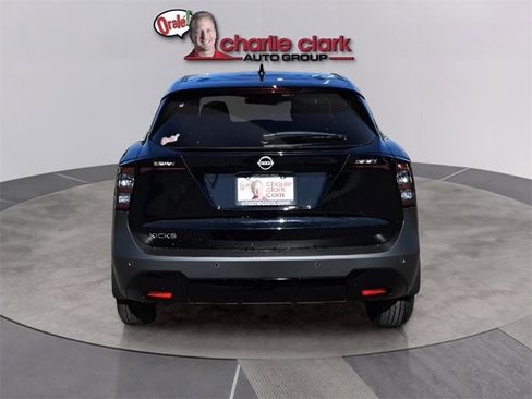 Certified 2025 Nissan Kicks SV image 5