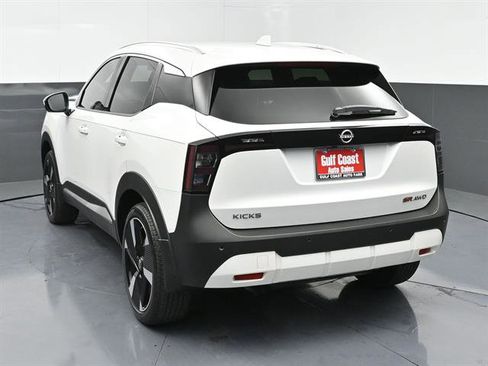 Used 2025 Nissan Kicks SR AWD/4WD image 4