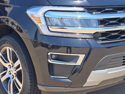 Used 2024 Ford Expedition Limited AWD/4WD image 31