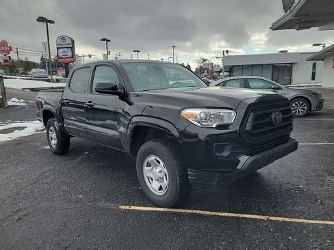 Used 2023 Toyota Tacoma SR image 3