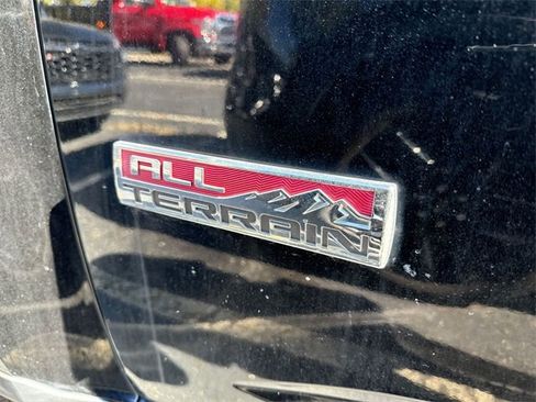 Used 2016 GMC Canyon SLE image 7