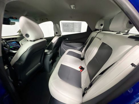 Used 2021 Chevrolet Bolt Premier w/ Infotainment Package FWD image 28