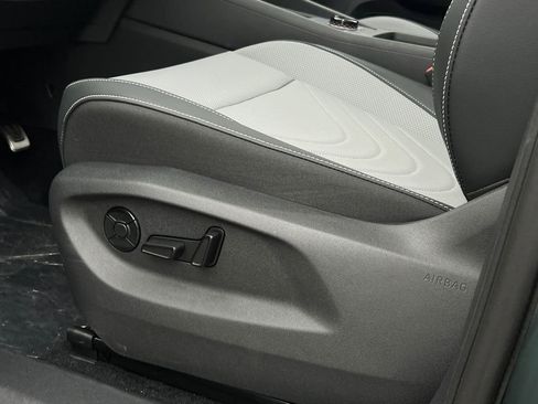 New 2026 Volkswagen Tiguan SE R-Line image 22