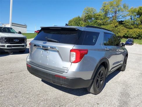 Used 2022 Ford Explorer XLT image 5