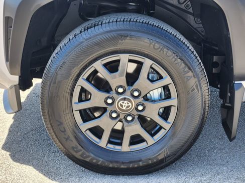 Used 2025 Toyota 4Runner SR5 RWD image 10