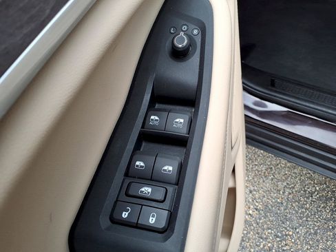 Certified 2022 Jeep Grand Cherokee L Limited AWD/4WD image 17