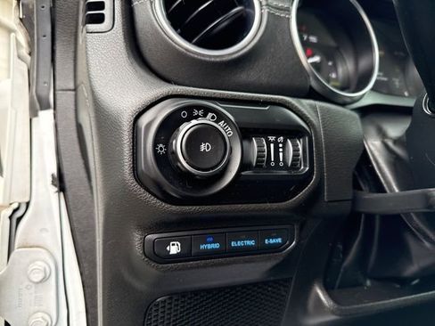 Used 2022 Jeep Wrangler Unlimited Sahara w/ Cold Weather Group image 35