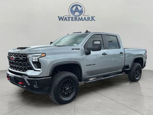 Used 2025 Chevrolet Silverado 2500 ZR2 w/ Technology Package AWD/4WD image 1
