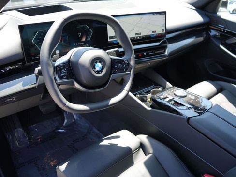 Used 2026 BMW 530i w/ Premium Package RWD image 14