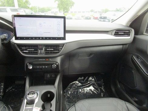 New 2024 Ford Escape SE w/ PHEV Premium Package image 26