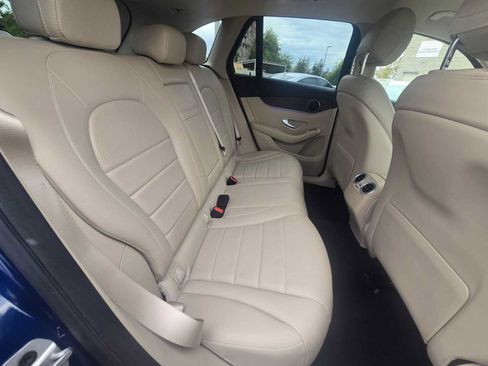 Used 2021 Mercedes-Benz GLC 300 4MATIC image 12