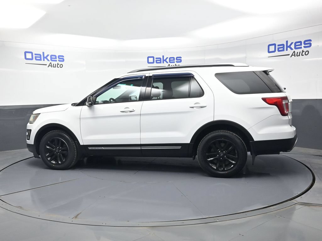 Used 2017 Ford Explorer XLT FWD image 4