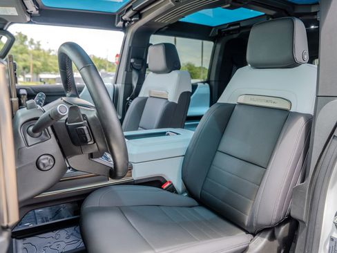 Used 2025 GMC Hummer EV 3X w/ LPO, Illumination Package AWD/4WD image 19