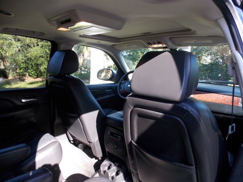 Used 2008 Chevrolet Suburban LTZ w/ LTZ Preferred Equipment Group image 15