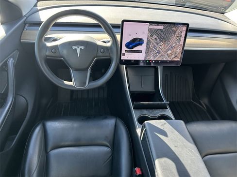 Used 2020 Tesla Model Y Long Range image 17