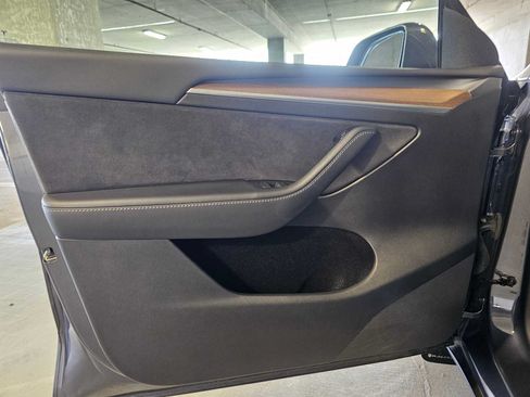 Used 2023 Tesla Model Y Performance AWD/4WD image 21