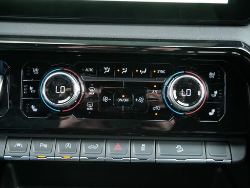 New 2026 GMC Sierra 1500 AT4 w/ Technology Package image 8