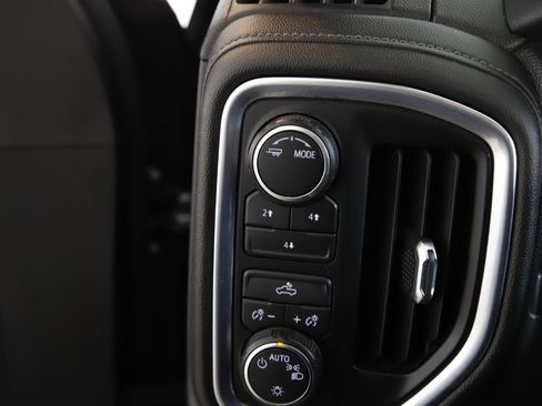 Used 2020 Chevrolet Silverado 2500 LT AWD/4WD image 17