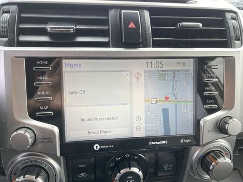 Used 2020 Toyota 4Runner SR5 AWD/4WD image 16