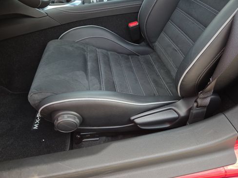 Used 2025 MAZDA MX-5 Miata RF Club RWD image 13