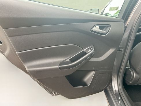 Used 2017 Ford Focus SE FWD image 24