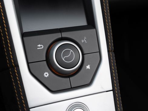 Used 2015 McLaren 650S Spider image 29