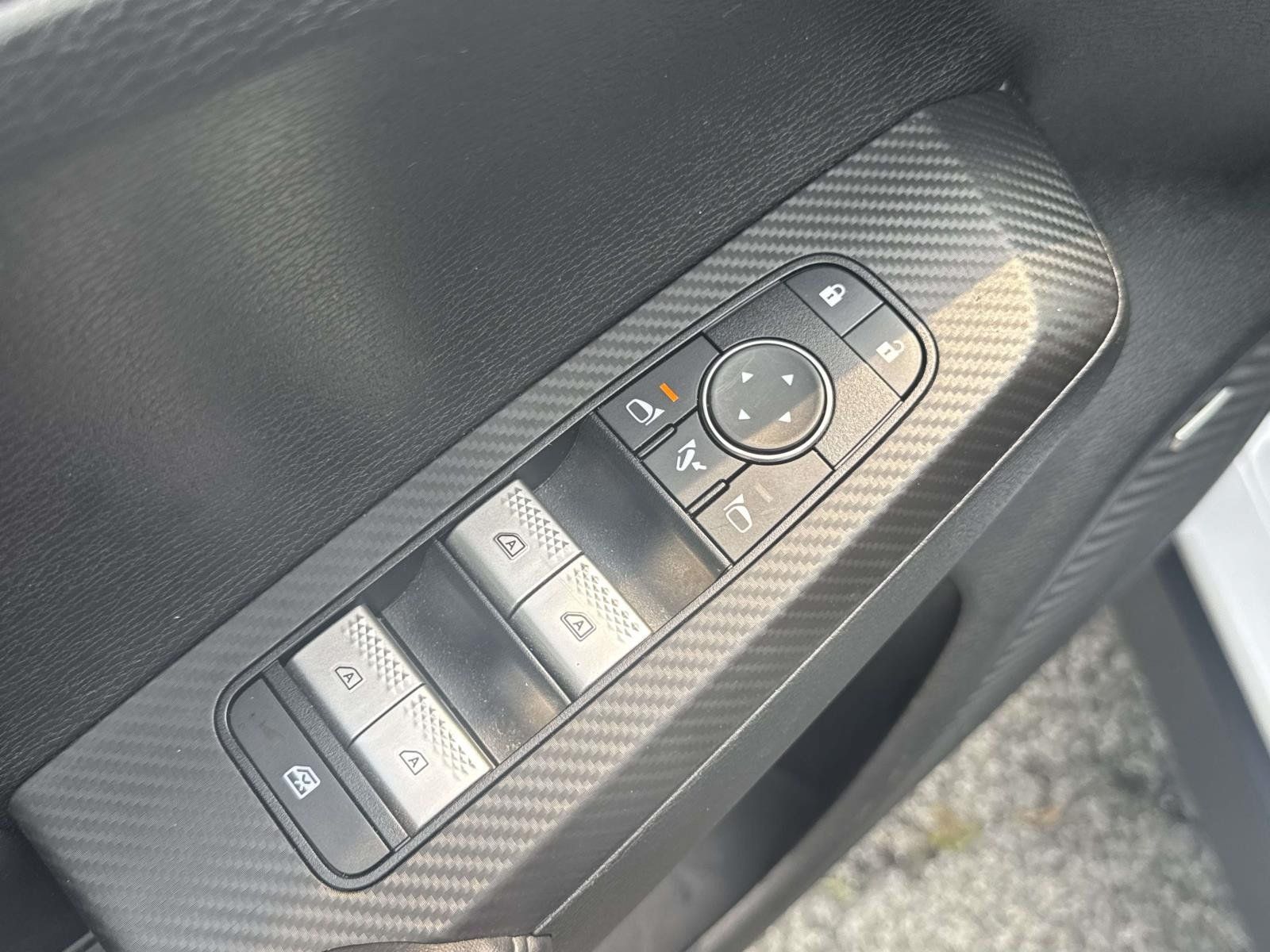 Used 2025 Mitsubishi Outlander SE AWD/4WD image 16