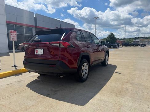 Used 2023 Toyota RAV4 LE FWD image 7