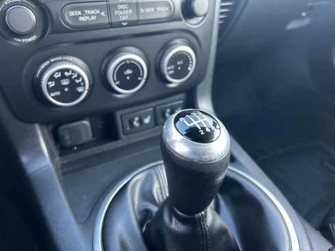 Used 2010 MAZDA MX-5 Miata Grand Touring w/ Premium Pkg image 21