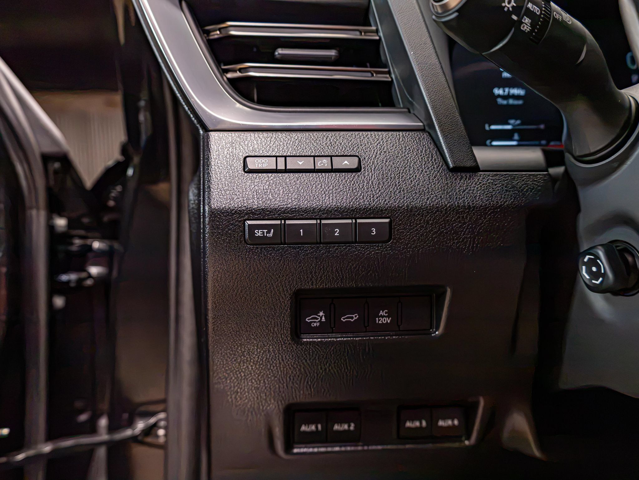 Used 2026 Lexus GX 550 AWD/4WD image 17