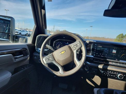 Certified 2024 Chevrolet Silverado 2500 LT image 15