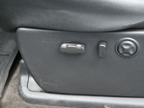 Used 2013 Chevrolet Silverado 2500 LTZ w/ LTZ Plus Package image 12