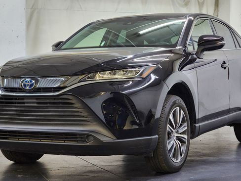 Used 2021 Toyota Venza LE AWD/4WD image 14