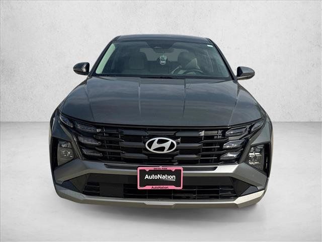 Used 2025 Hyundai Tucson SE FWD image 2
