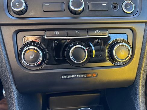 Used 2012 Volkswagen GTI Base image 30