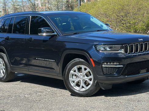Used 2023 Jeep Grand Cherokee Limited image 1