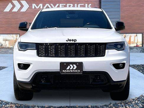 Used 2020 Jeep Grand Cherokee Laredo AWD/4WD image 2