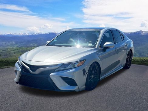 Used 2020 Toyota Camry XSE FWD image 1
