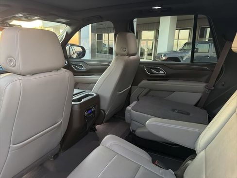 Used 2022 Chevrolet Tahoe Z71 w/ Z71 Off-Road Package image 9