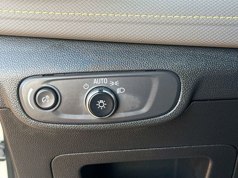 Used 2025 Chevrolet TrailBlazer ACTIV w/ Convenience Package image 10